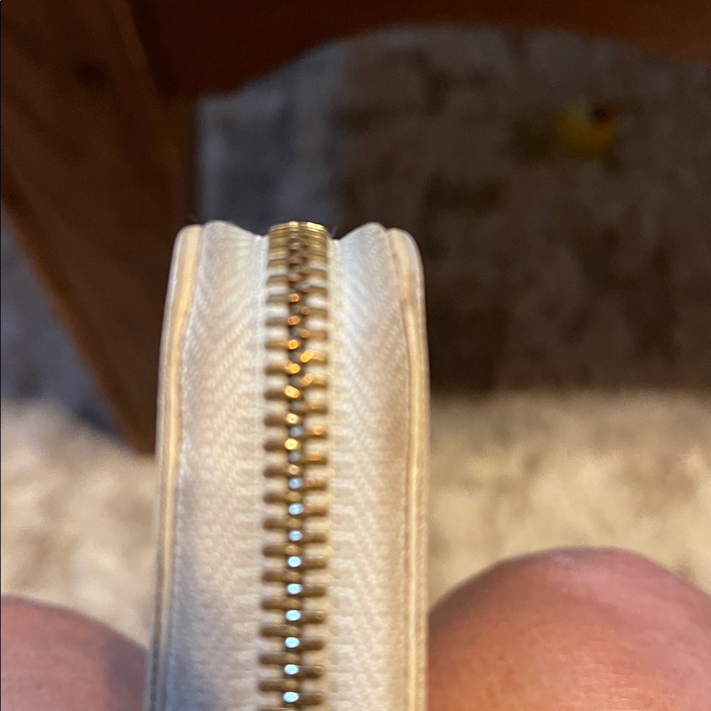 Louis Vuitton Damier Azur Zip Wallet - Cream/Blue - Picture 14 of 15